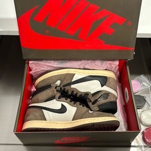 Air Jordan 1 high top Travis Scott